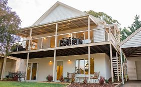 Mcmillans Of Metung Coastal Resort